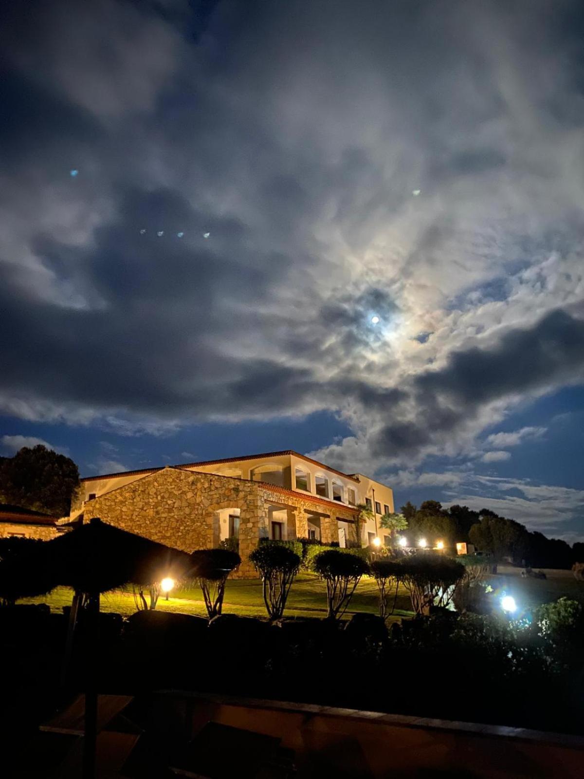 Hotel Valkarana Country Relais (Adults Only) 산트 안토니오 디 갈루라 외부 사진